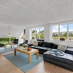 Vangel - 500m From The Sea By Interhome 度假居